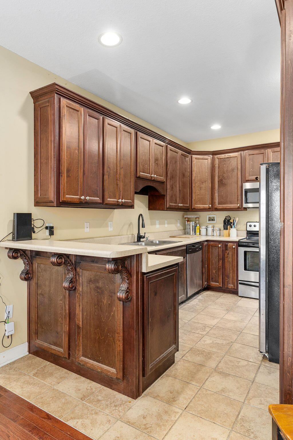 411 West 2nd Street Jasper, TN 37347 - Photo 8 of 42 bar seating for two!