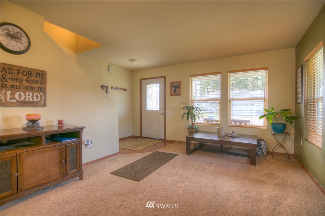 403 Raintree Loop Court Southeast Rainier, WA 98576 - Photo 2 of 23 Gallery Image 2