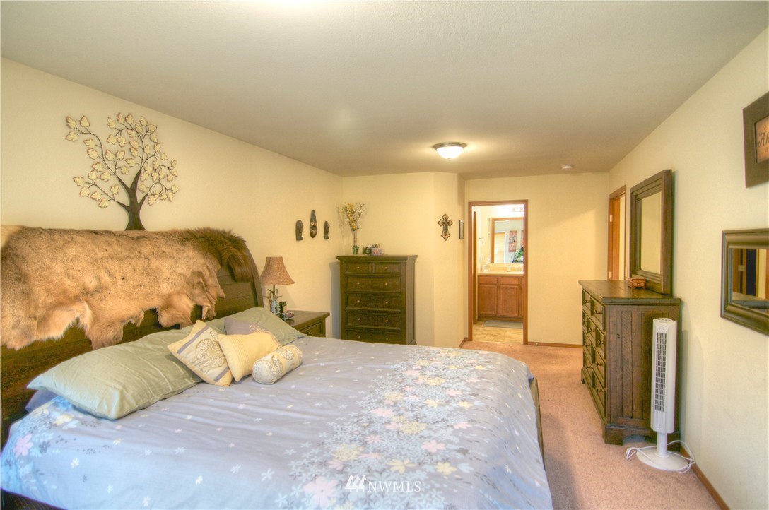 403 Raintree Loop Court Southeast Rainier, WA 98576 - Photo 13 of 23 Gallery Image 13