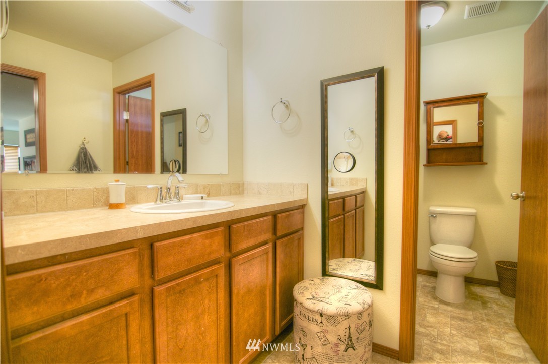 403 Raintree Loop Court Southeast Rainier, WA 98576 - Photo 14 of 23 Gallery Image 14