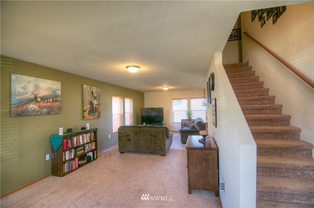 403 Raintree Loop Court Southeast Rainier, WA 98576 - Photo 3 of 23 Gallery Image 3