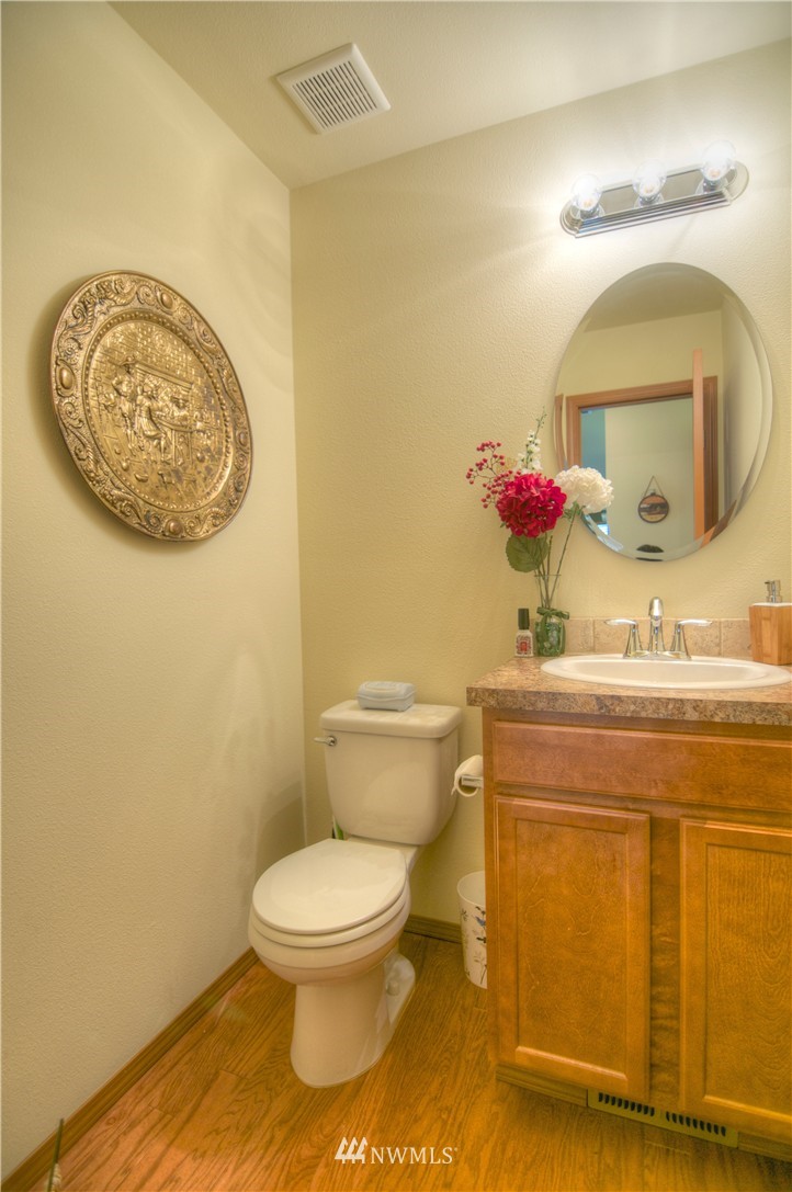 403 Raintree Loop Court Southeast Rainier, WA 98576 - Photo 9 of 23 Gallery Image 9