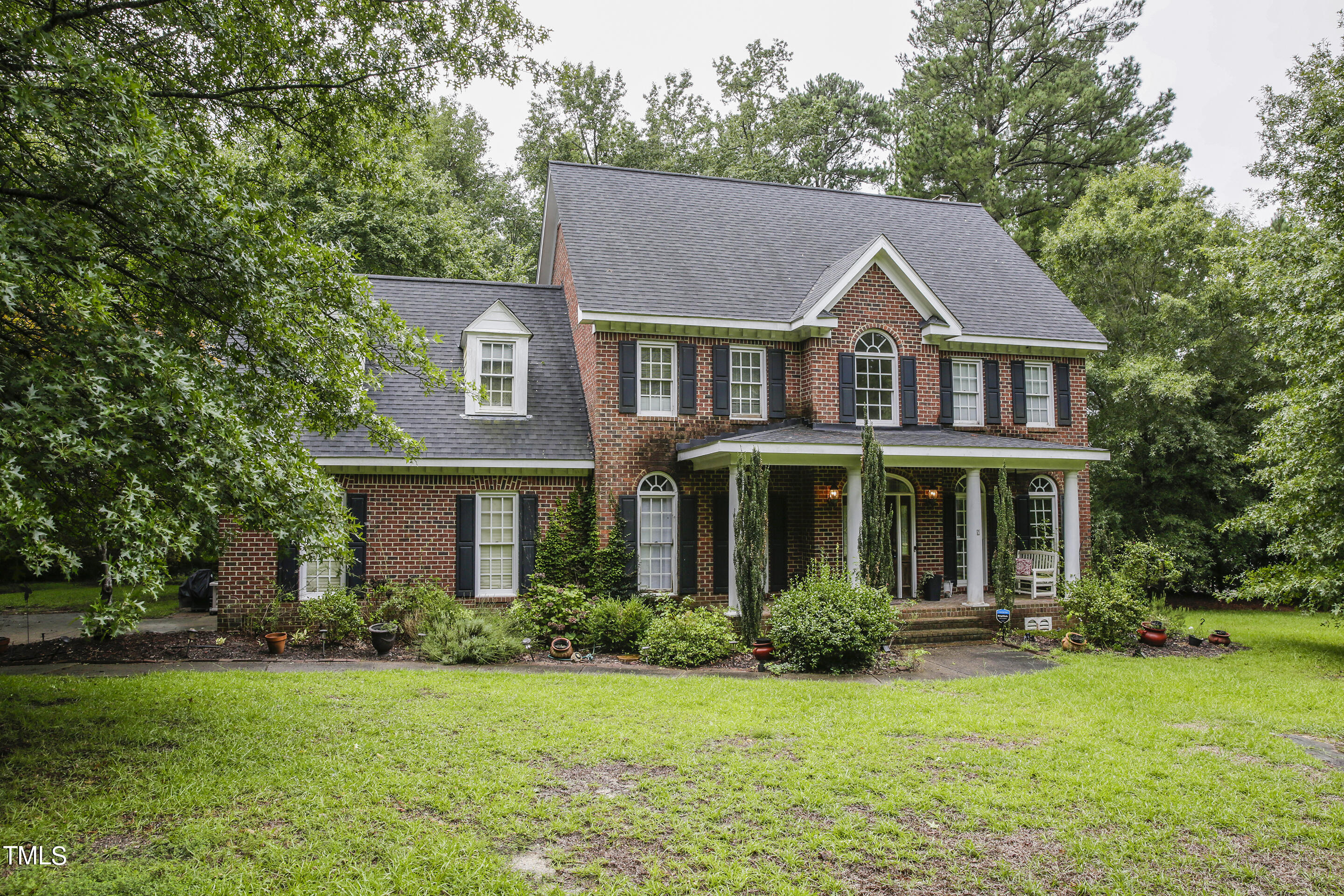 2308 Trellis Court Raleigh, NC 27604 - Photo 2 of 16 _Z1A2425s