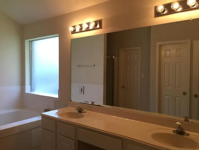 $2,150 | 1911 Blooming Park Lane, Katy, TX 77450