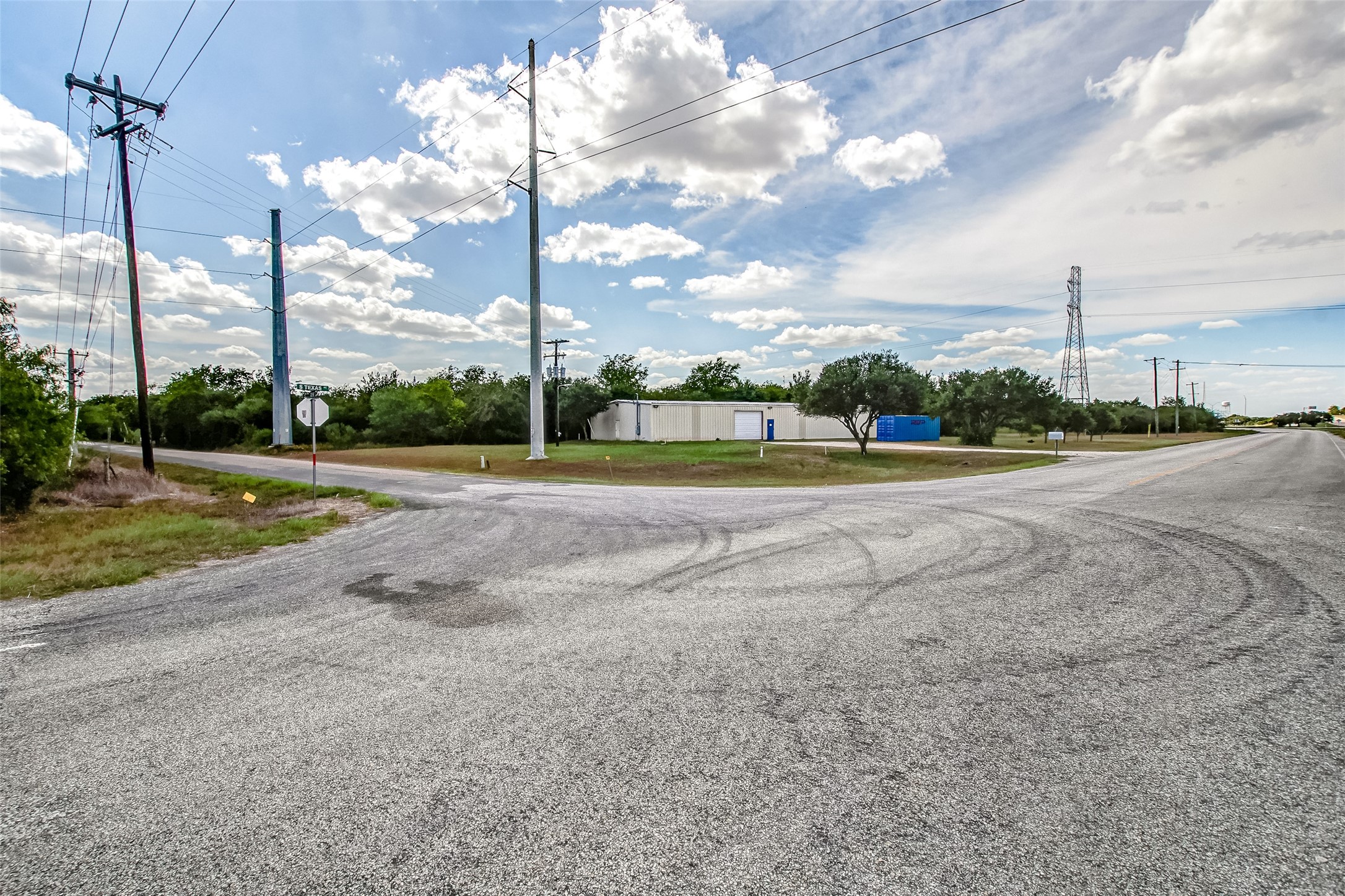0 State Highway 71 Bypass Columbus, TX 78934 - Photo 9 of 11 a view of a basketball court