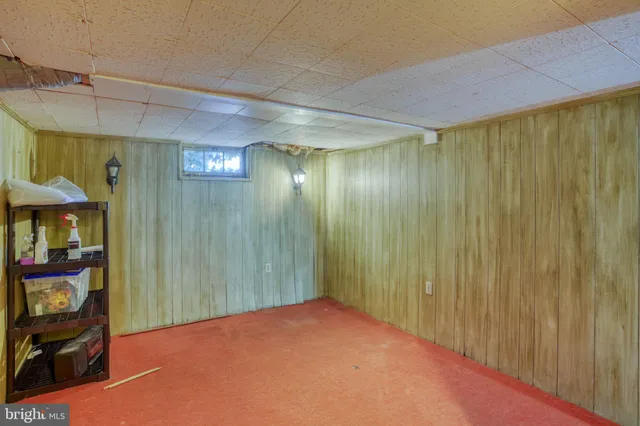 a view of empty room