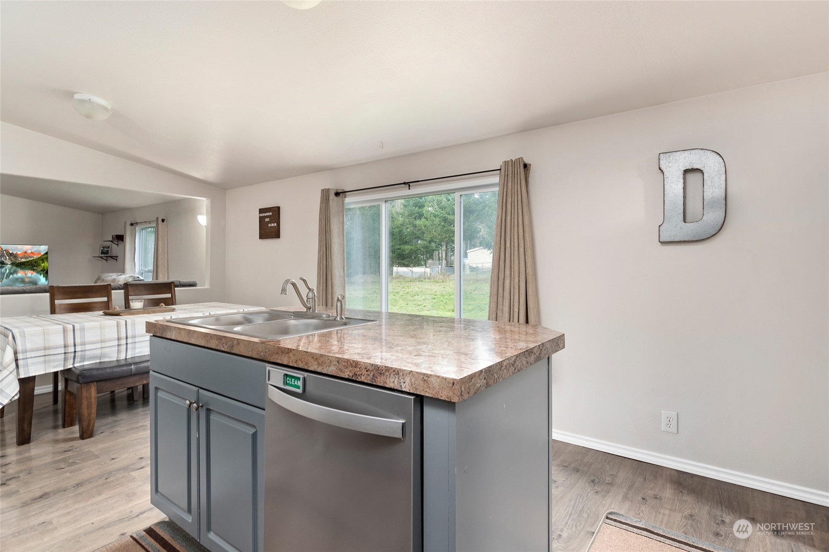 4051 Degraff Road Oak Harbor, WA 98277 - Photo 11 of 33 Gallery Image 11