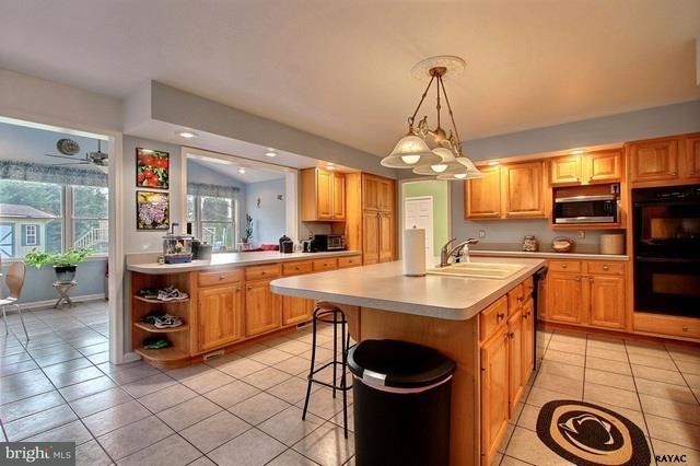 2748 Chestnut Run Road York, PA 17402 - Photo 2 of 25 Gallery Image 2