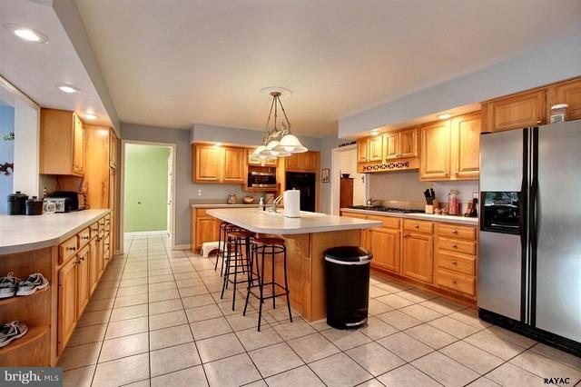 2748 Chestnut Run Road York, PA 17402 - Photo 3 of 25 Gallery Image 3