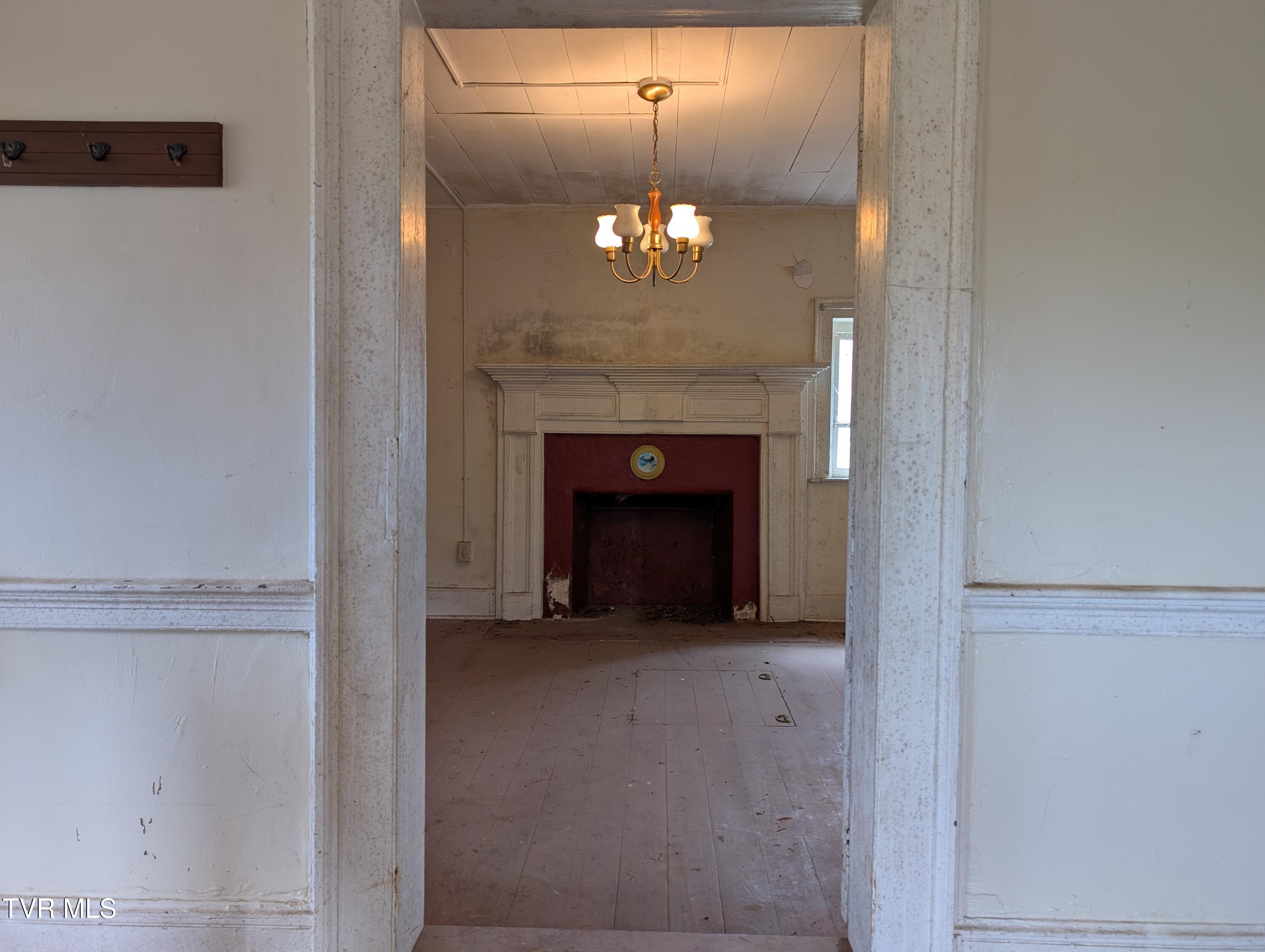 337 Painter Road Bristol, TN 37620 - Photo 12 of 52 PXL_20250320_180449642