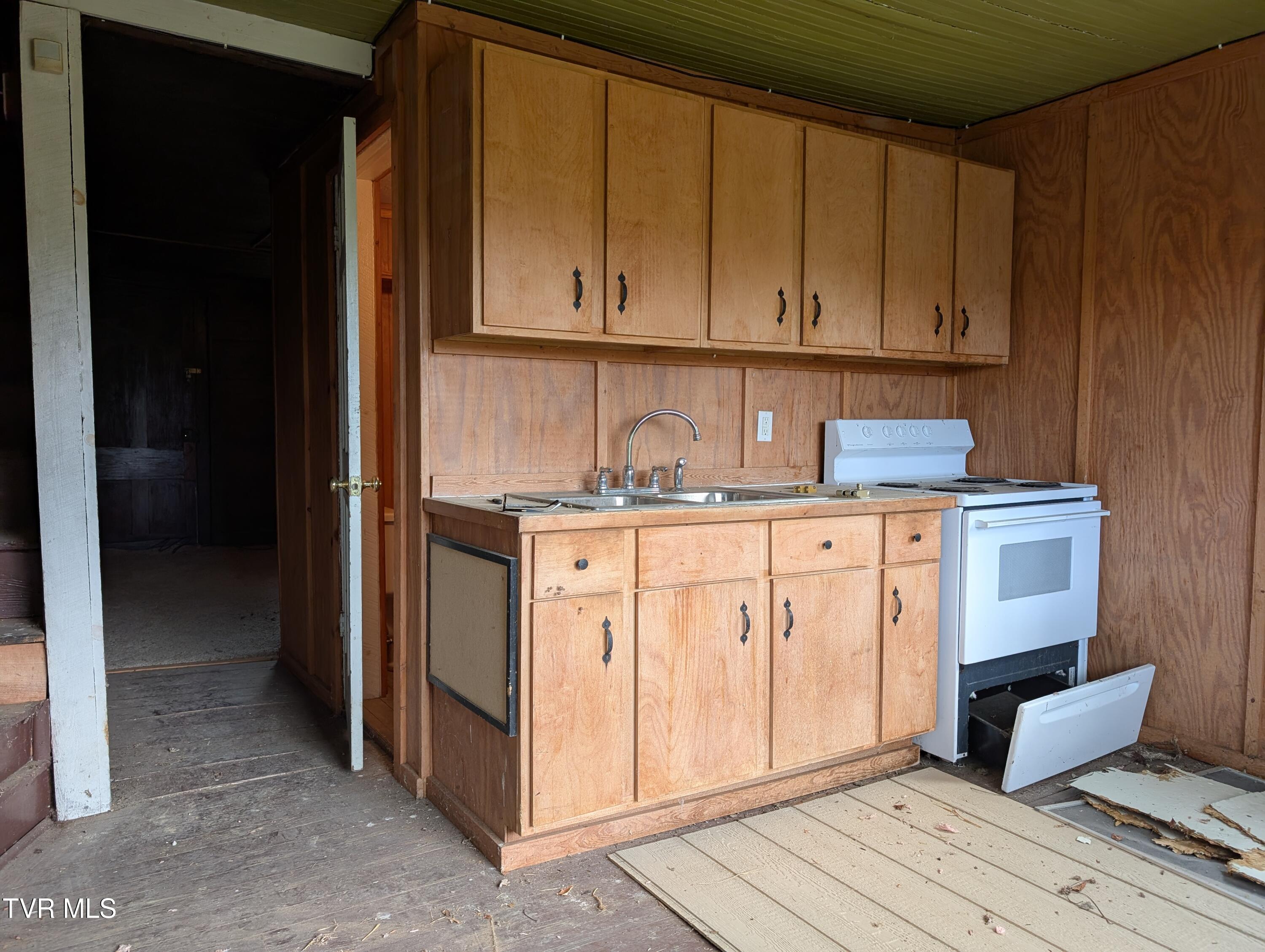 337 Painter Road Bristol, TN 37620 - Photo 15 of 52 PXL_20250320_180514507