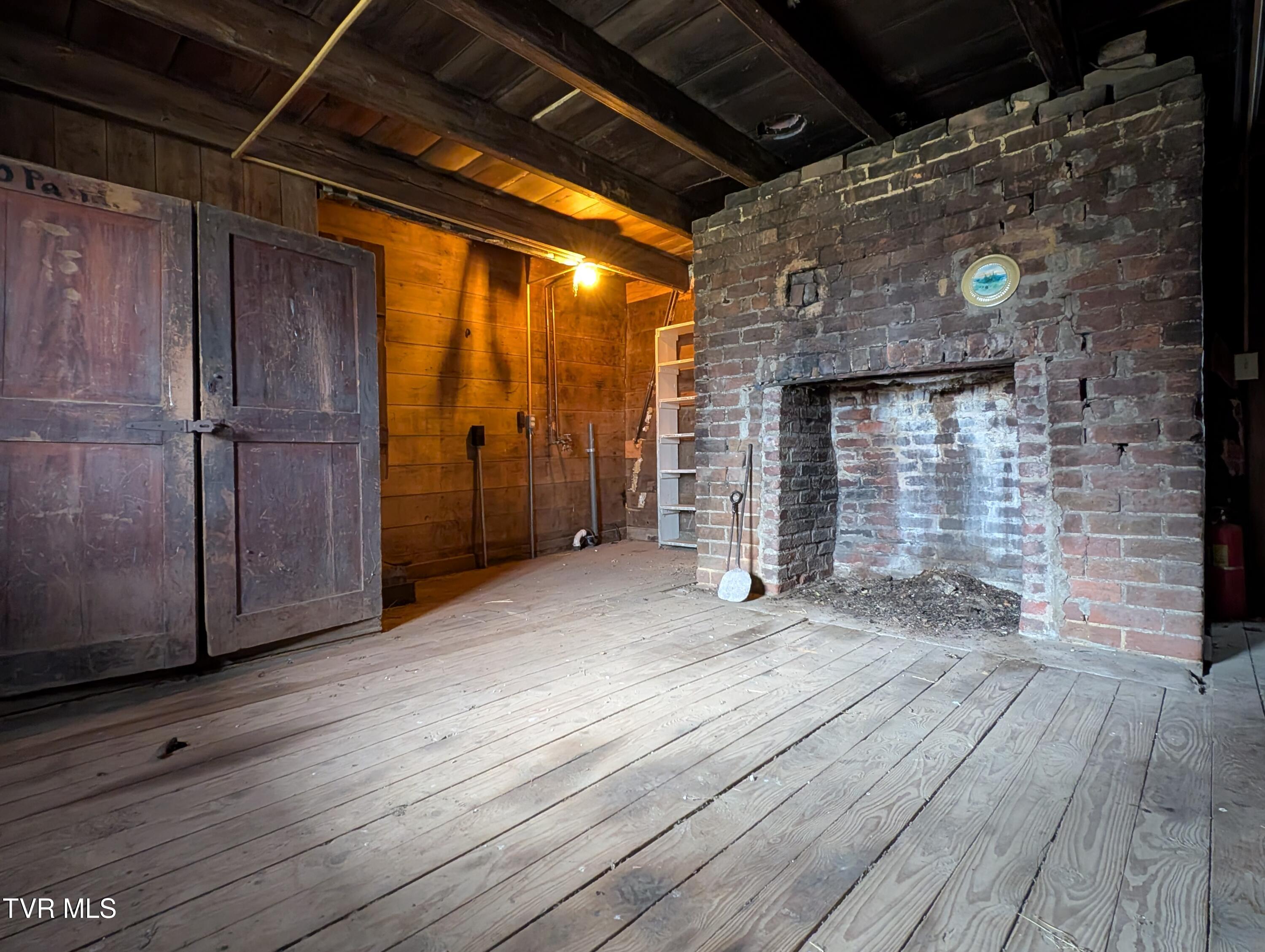 337 Painter Road Bristol, TN 37620 - Photo 22 of 52 PXL_20250320_180656156