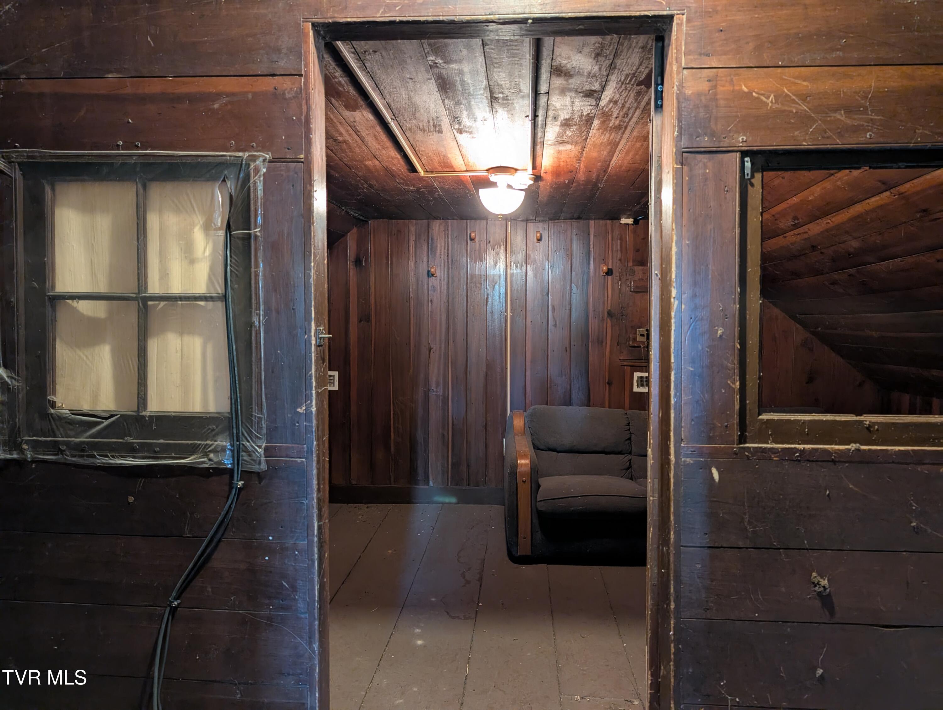 337 Painter Road Bristol, TN 37620 - Photo 26 of 52 PXL_20250320_180927318