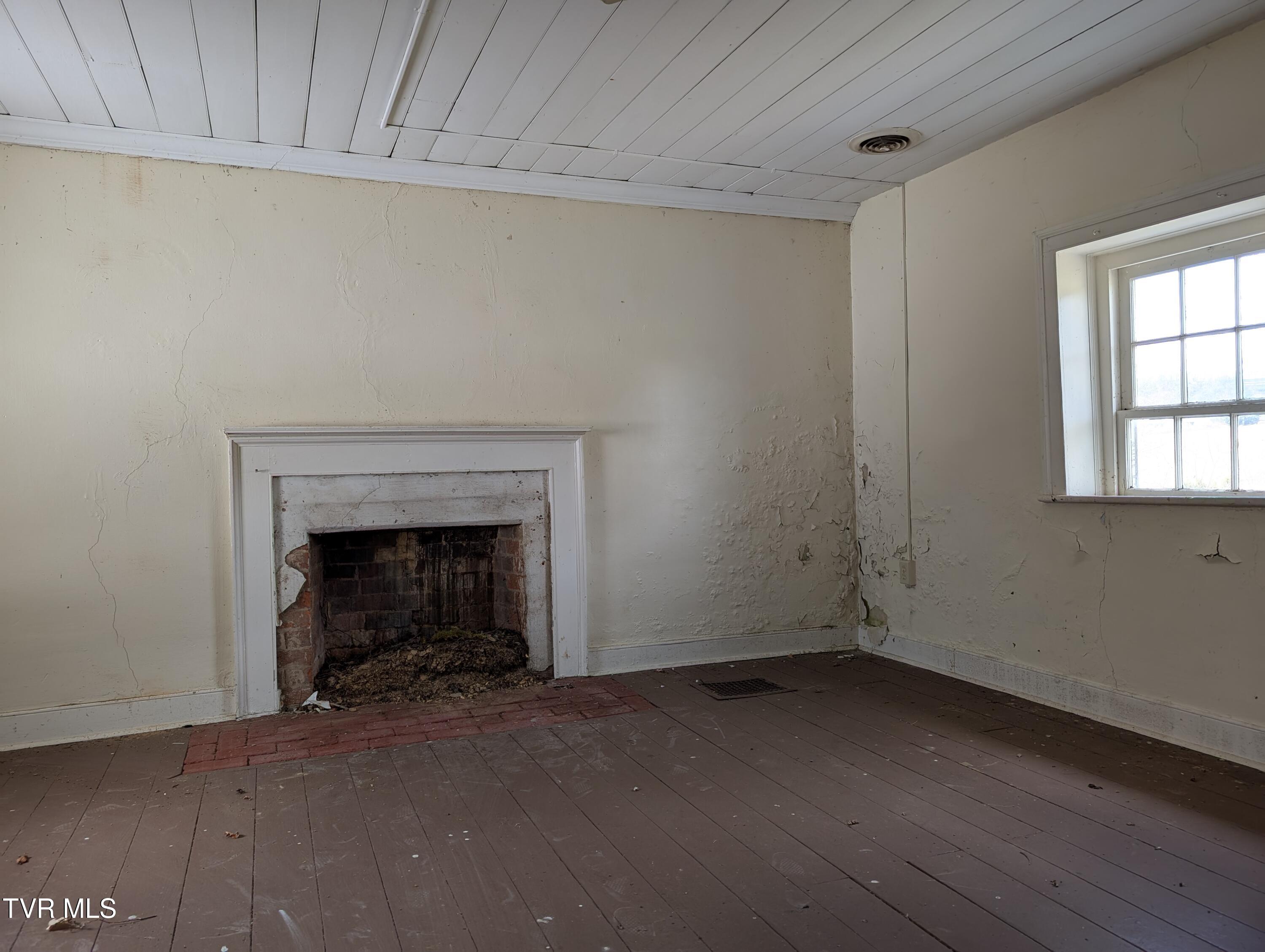 337 Painter Road Bristol, TN 37620 - Photo 29 of 52 PXL_20250320_180958363