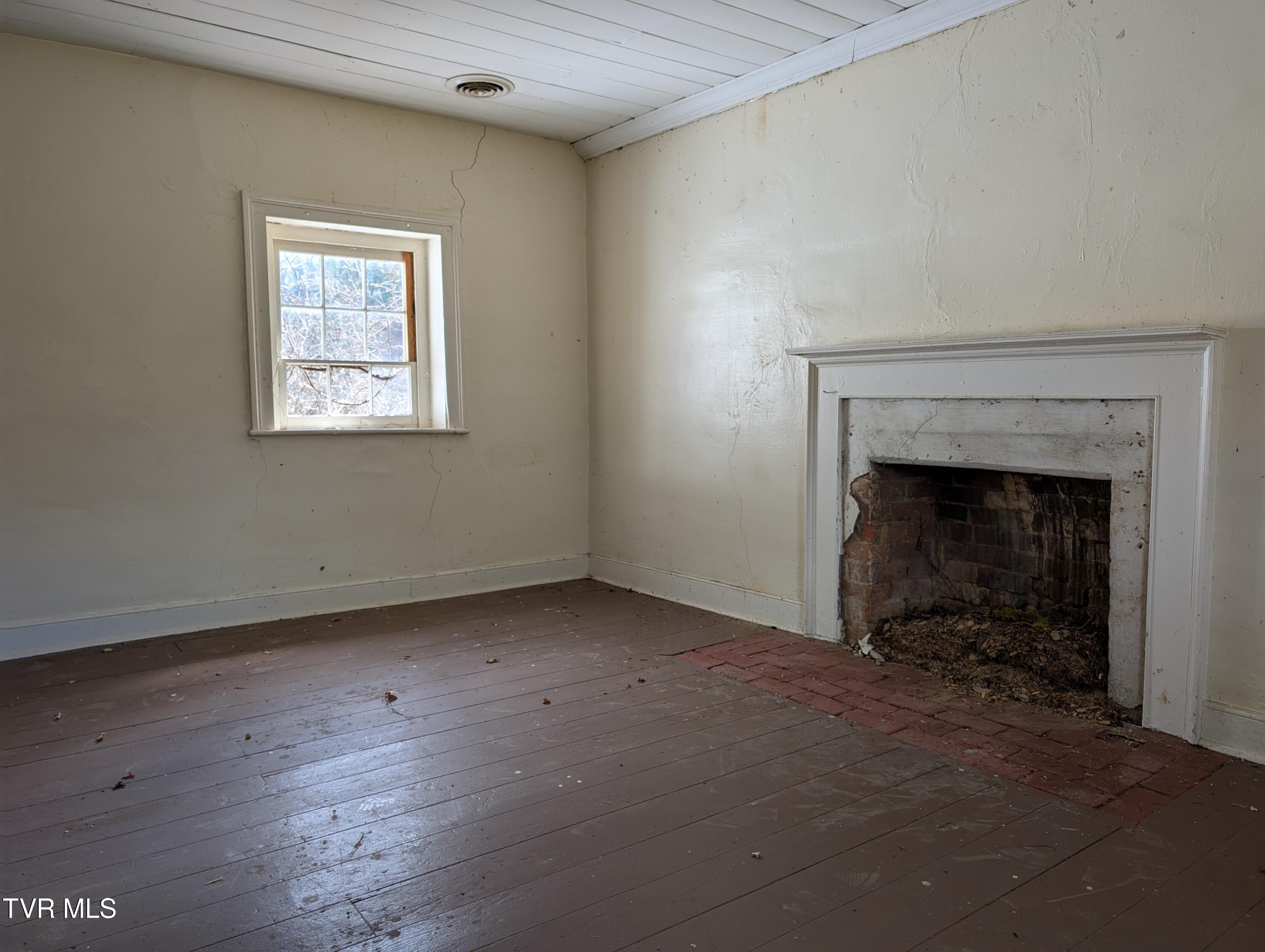 337 Painter Road Bristol, TN 37620 - Photo 30 of 52 PXL_20250320_181006932