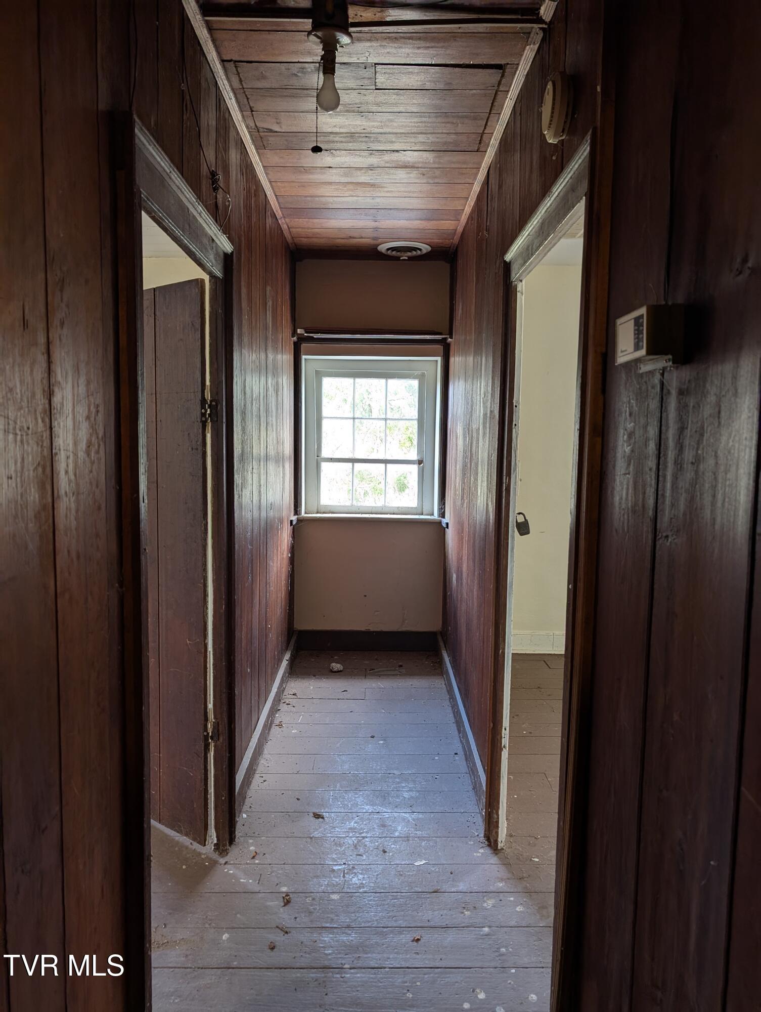 337 Painter Road Bristol, TN 37620 - Photo 33 of 52 PXL_20250320_181039574.MP