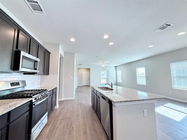 $2,500 | 18104 Emu Lane, Manor, TX 78653