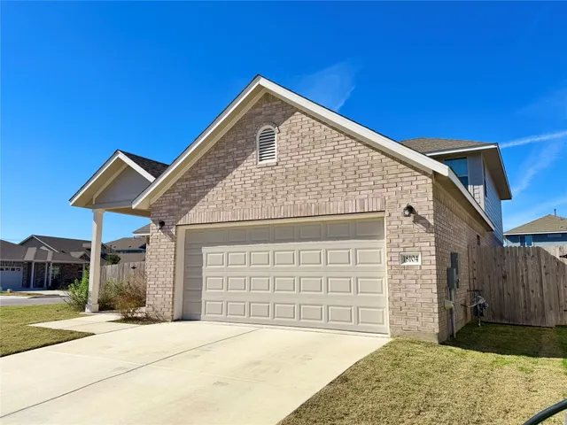 $2,600 | 18104 Emu Lane, Manor, TX 78653