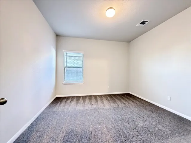 $2,600 | 18104 Emu Lane, Manor, TX 78653