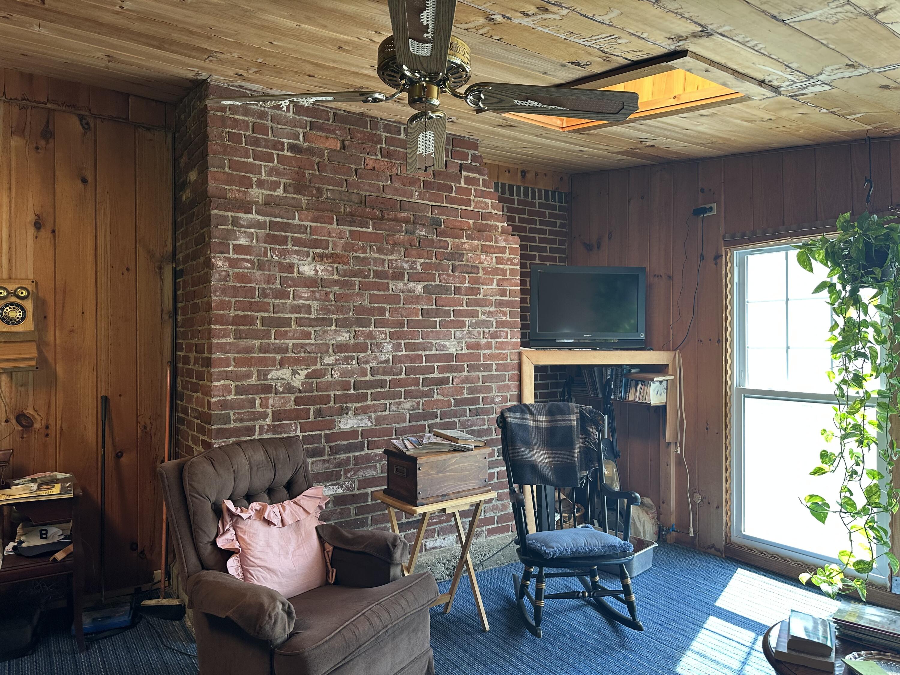 1142 U.S. Rte 2 Rumford, ME 04276 - Photo 13 of 28 1142 Rte 2 den 3