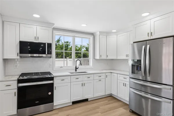 $3,000 | 11 Park Avenue, Unit 1A, Babylon, NY 11702