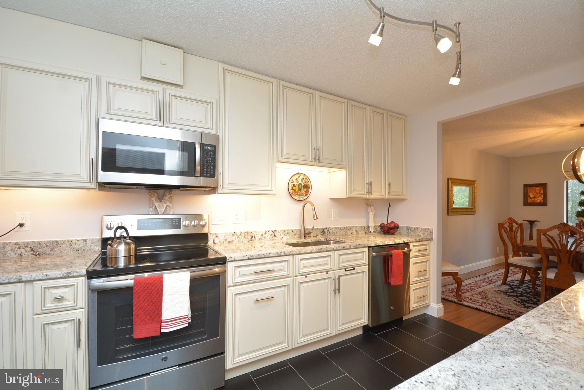 5902 Mt Eagle Drive, Unit 516 Alexandria, VA 22303 - Photo 14 of 55