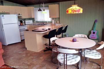 4222PtAustinKitchenDining.jpg