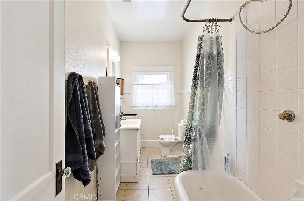2130 Canal Street Merced, CA 95340 - Photo 23 of 45 a bathroom with a sink a toilet and a shower