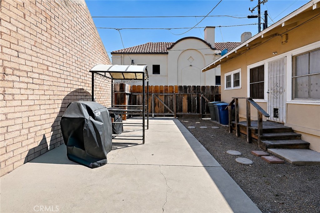 2130 Canal Street Merced, CA 95340 - Photo 34 of 45 a view of a balcony with chairs