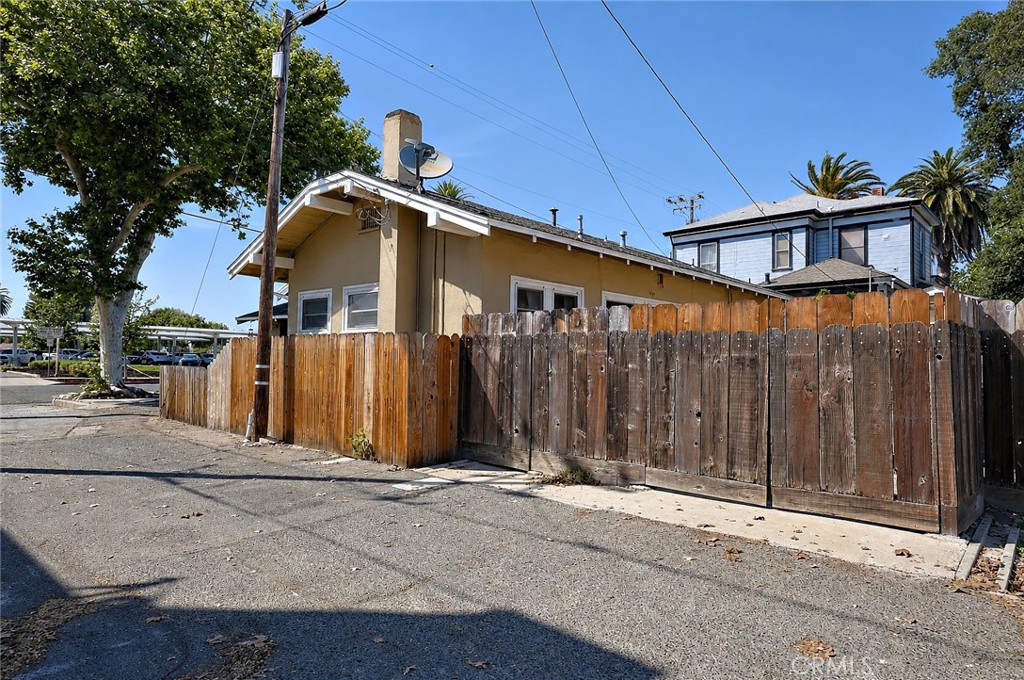 2130 Canal Street Merced, CA 95340 - Photo 45 of 45 a front view of a house