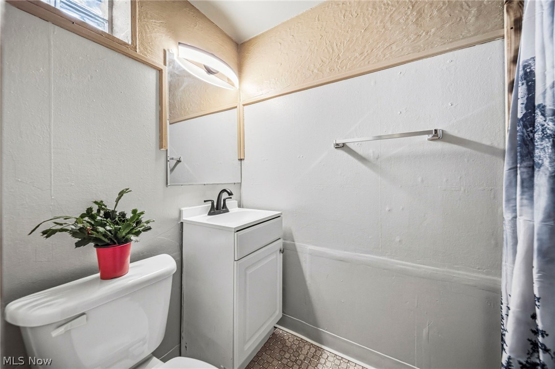28626 Forest Road Willowick, OH 44095 - Photo 24 of 45 Basement Full Bath!