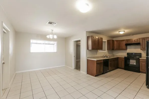 $2,395 | 1544 East Clover, Mesa, AZ 85203