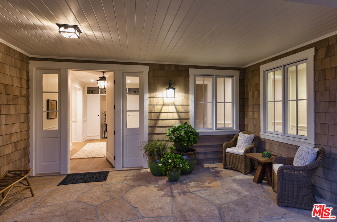 529 Santa Rosa Lane Santa Barbara, CA 93108 - Photo 3 of 24