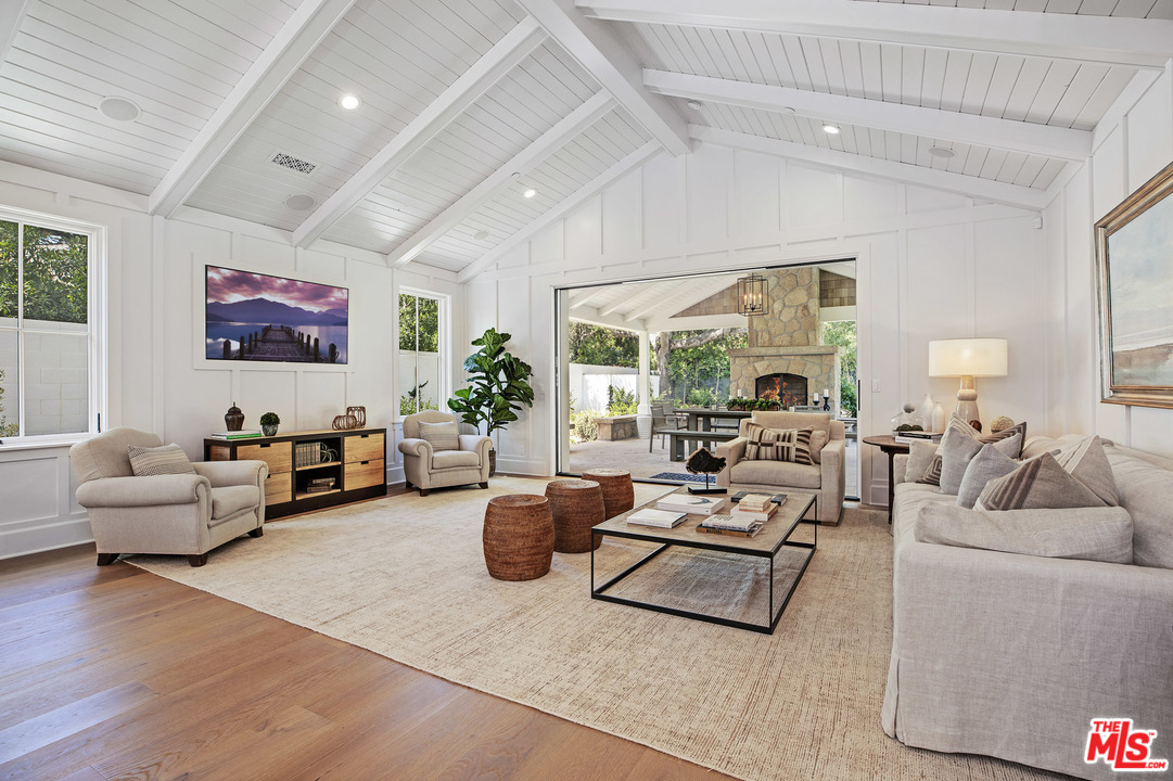 529 Santa Rosa Lane Santa Barbara, CA 93108 - Photo 4 of 24