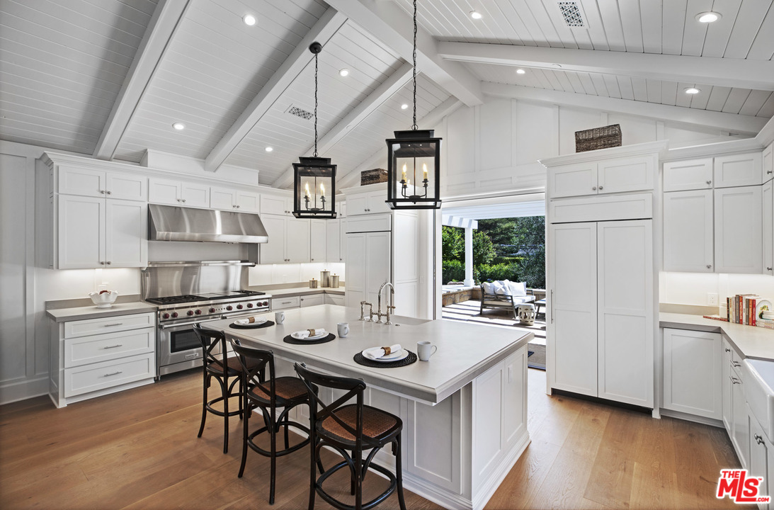 529 Santa Rosa Lane Santa Barbara, CA 93108 - Photo 8 of 24