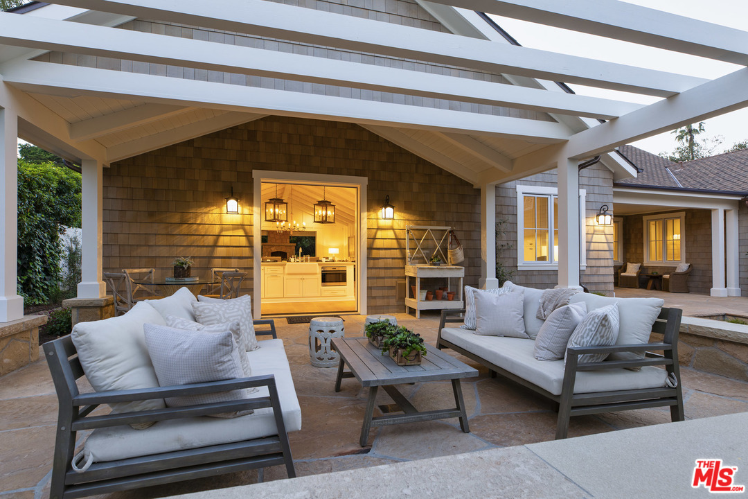 529 Santa Rosa Lane Santa Barbara, CA 93108 - Photo 9 of 24