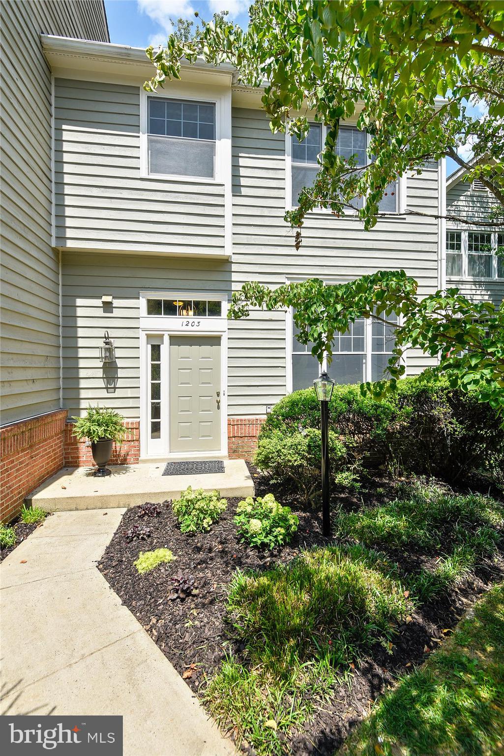 1203 Weatherstone Court Reston, VA 20194 - Photo 3 of 63