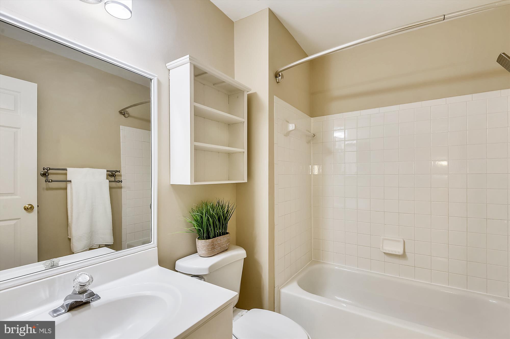 1203 Weatherstone Court Reston, VA 20194 - Photo 36 of 63 Upper Level 2 - Full Bath