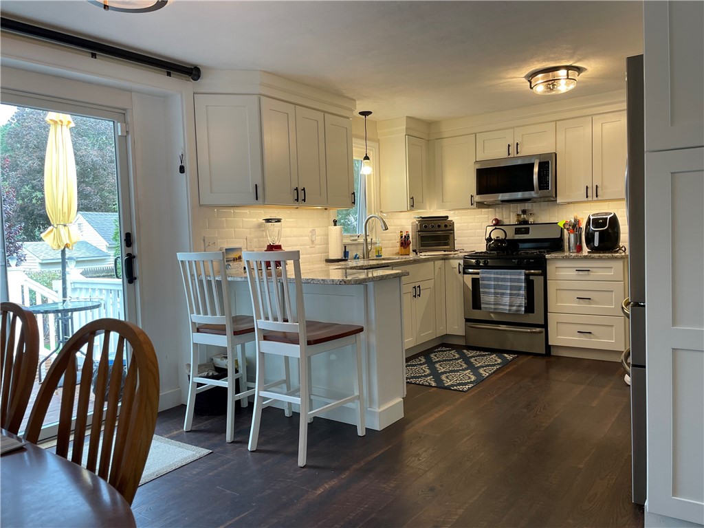 40 Walker Road Warwick, RI 02889 - Photo 15 of 32