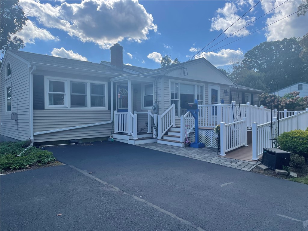 40 Walker Road Warwick, RI 02889 - Photo 3 of 32