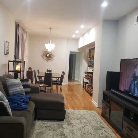 $2,495 | 2437 West Ainslie Street, Unit 1F, Chicago, IL 60625