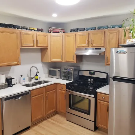 $2,495 | 2437 West Ainslie Street, Unit 1F, Chicago, IL 60625