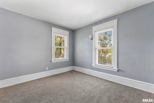 $219,900 | 1018-1020 17th Street, Unit 1, Rock Island, IL 61201