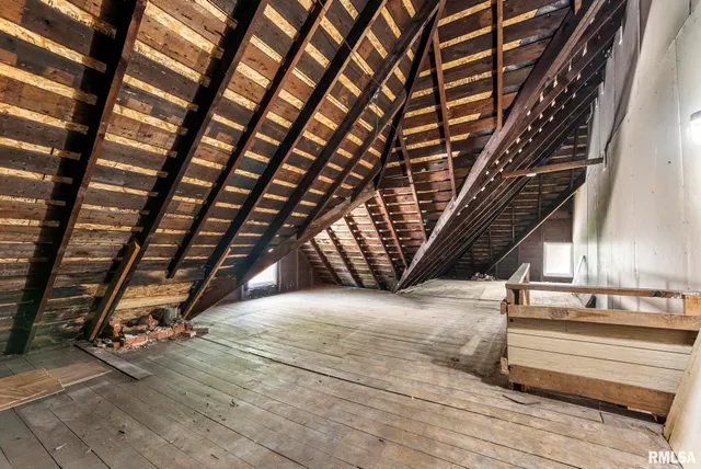 $219,900 | 1018-1020 17th Street, Unit 1, Rock Island, IL 61201