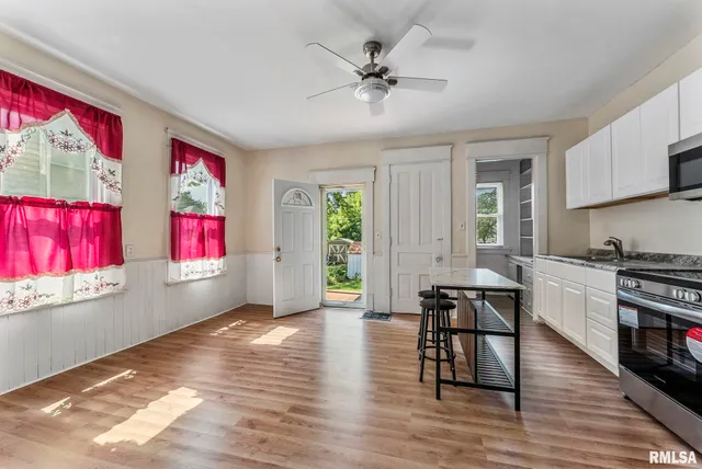 $219,900 | 1018-1020 17th Street, Unit 1, Rock Island, IL 61201