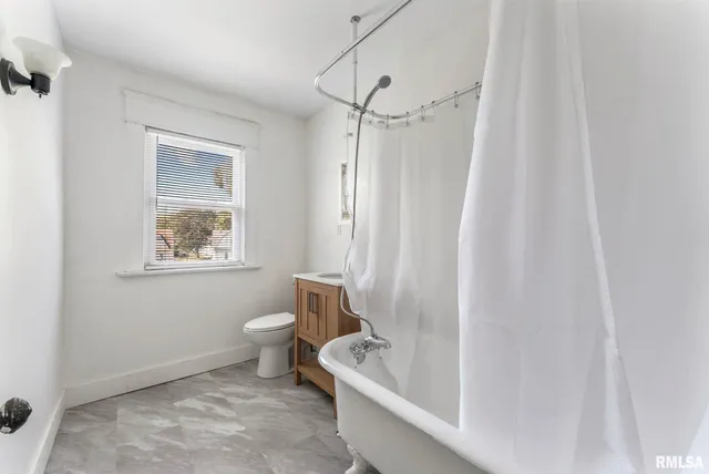 $219,900 | 1018-1020 17th Street, Unit 1, Rock Island, IL 61201