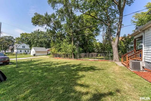 $219,900 | 1018-1020 17th Street, Unit 1, Rock Island, IL 61201