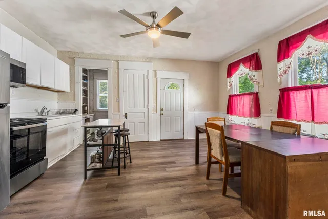 $219,900 | 1018-1020 17th Street, Unit 1, Rock Island, IL 61201