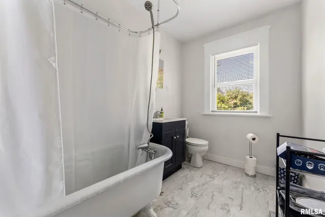 $219,900 | 1018-1020 17th Street, Unit 1, Rock Island, IL 61201