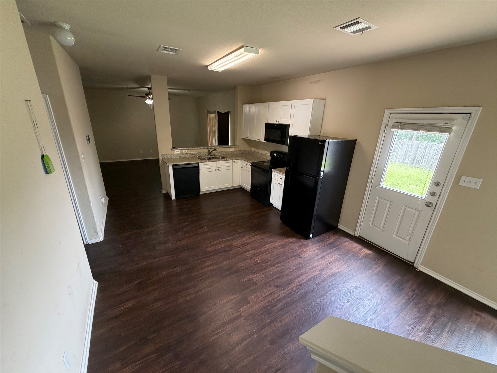 18436 Cloudmore Lane Elgin, TX 78621 - Photo 5 of 21
